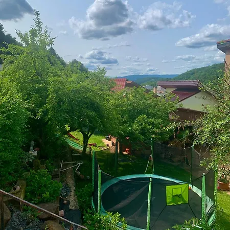 בית נופש Sunny Garden House