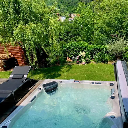 Dom wakacyjny Sunny Garden House