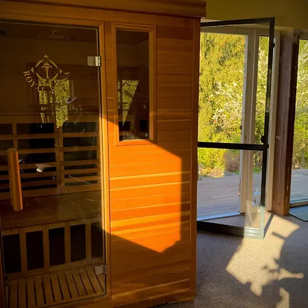 Sunny Garden House *